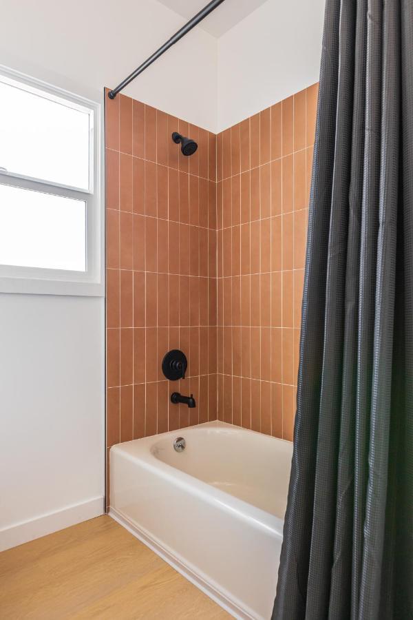 Cozy Sunny Brand-New Apt 1 Block From The Beach Long Beach Exterior photo